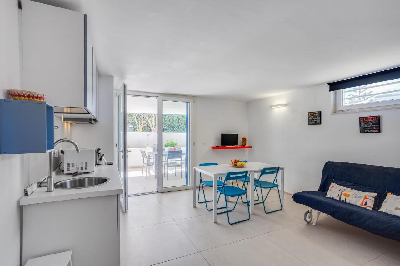 Casalmare Apartments One Step From The Sea Мола-ди-Бари Экстерьер фото